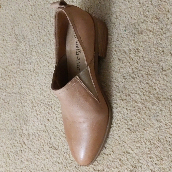 Bella Vita Tan Porter Shooties Heeled Ankle Shoes Size 6W - Picture 8 of 13